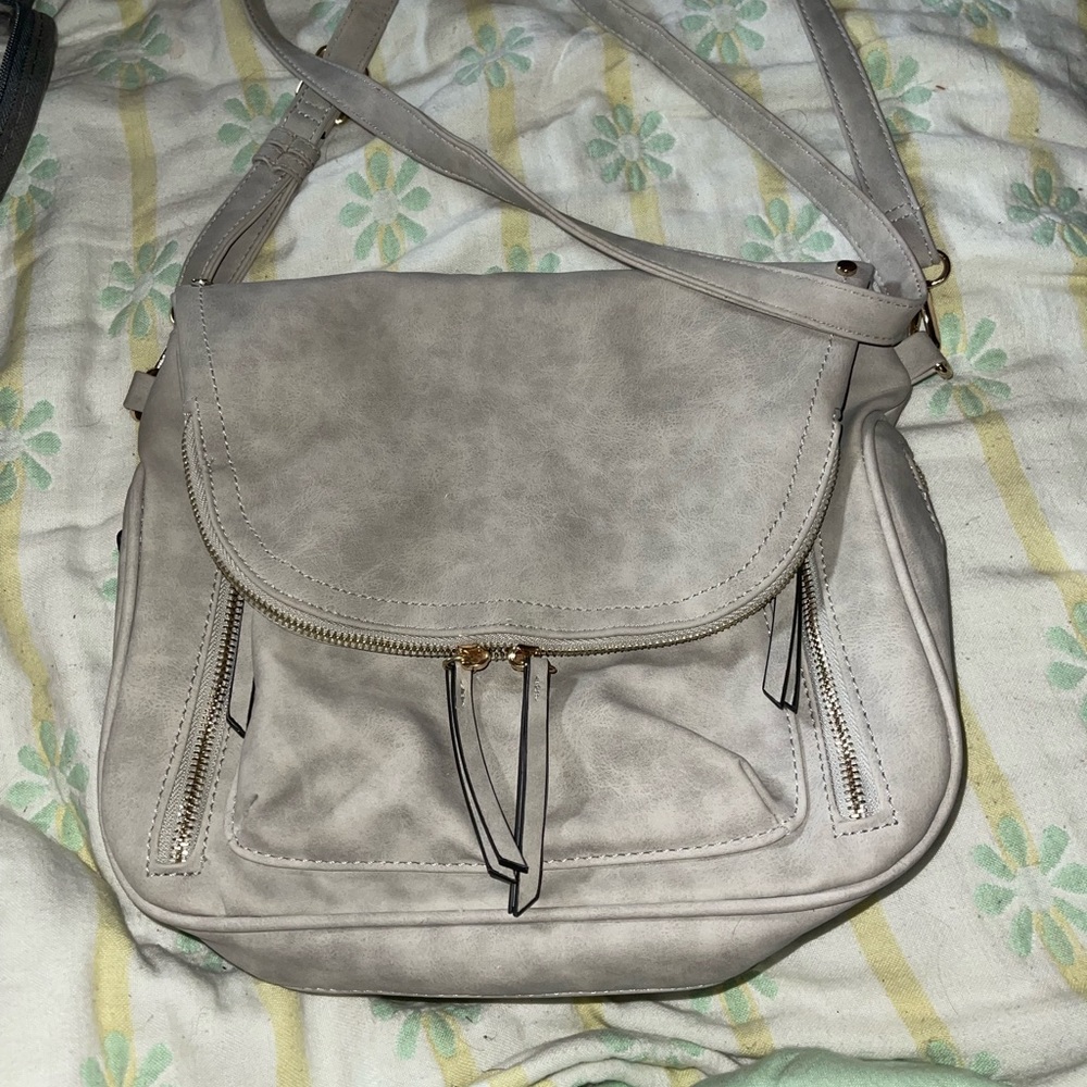 Light gray crossbody purse